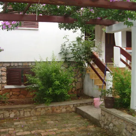 Lovor Apartment *